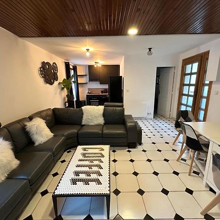 Agreable Appartement Dans Une Maison Сен-Дені Екстер'єр фото