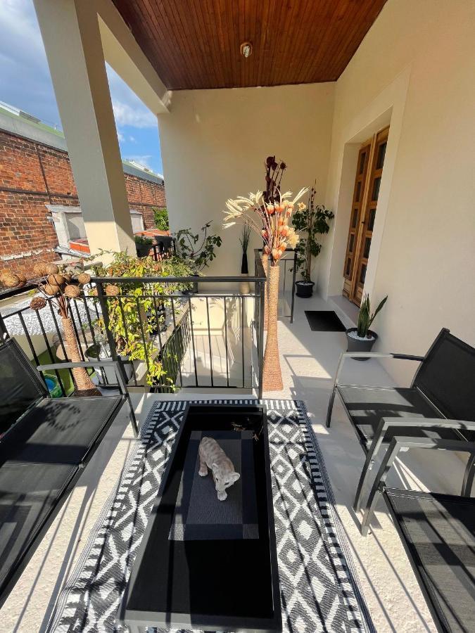 Agreable Appartement Dans Une Maison Сен-Дені Екстер'єр фото